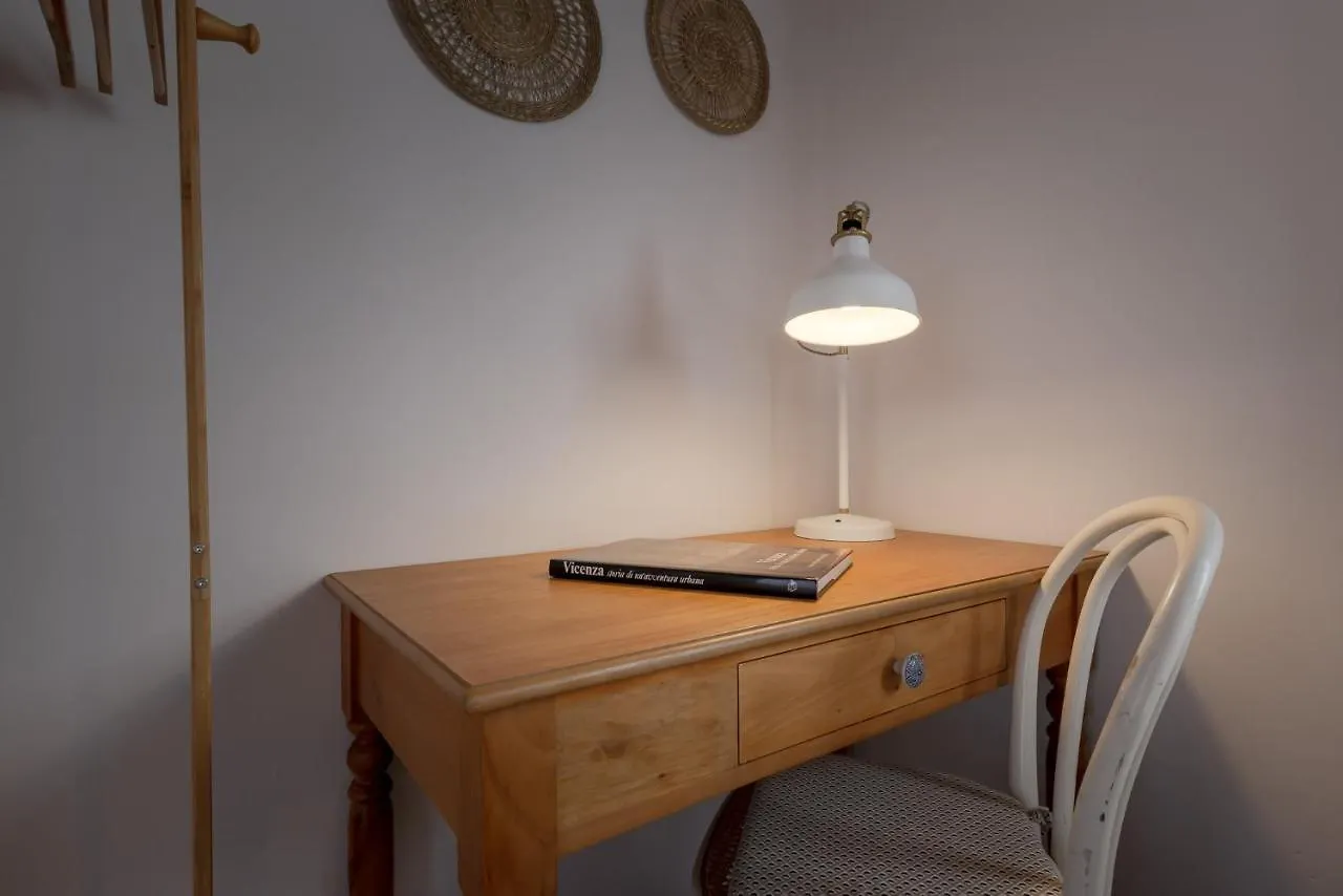 Centro Storico Appartamento Panoramico Con Wi-Fi Vicenza Apartment